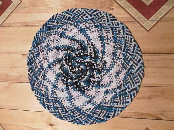 техника плетения ковриков из полосок ткани